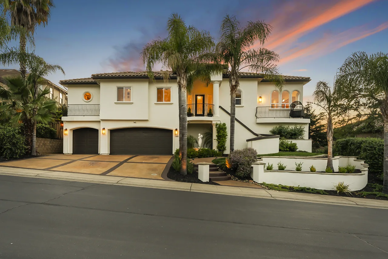 Twilight Real Estate Photography sample 5